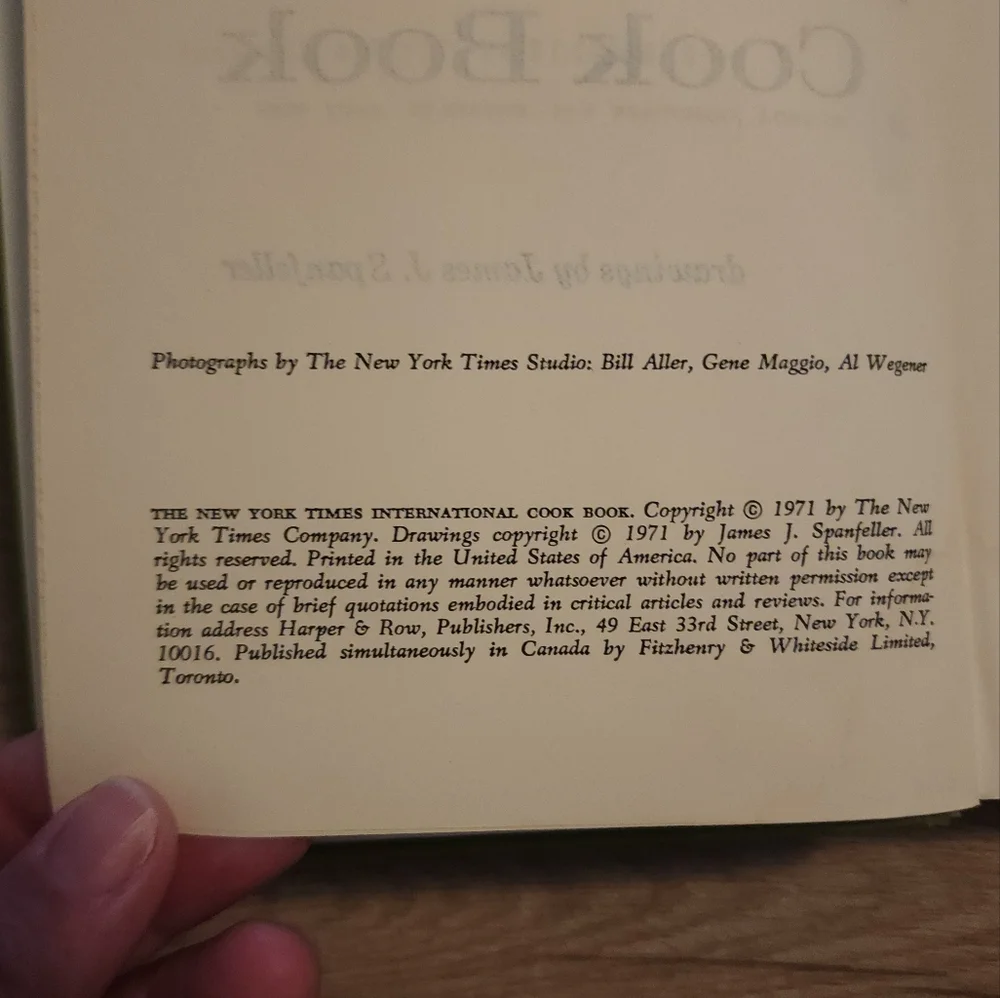 🌟 3 for $15 Deal! 🌟International Cookbook by Craig Claiborne 1971